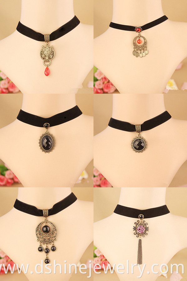 Velvet Neck Choker